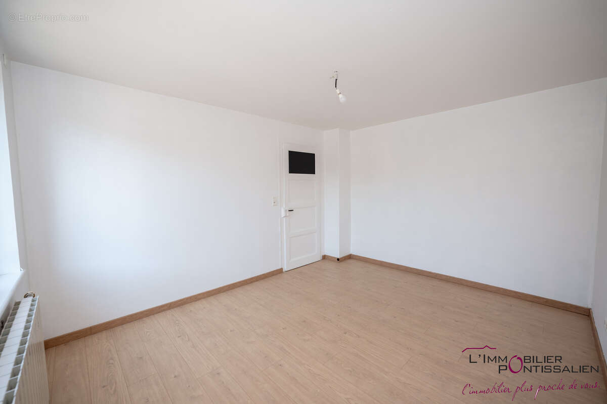 Frasne : t3 avec garage - photo 21