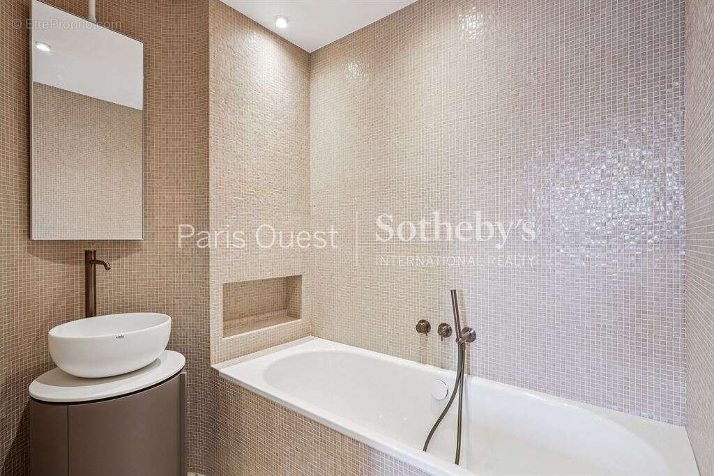 Appartement à LEVALLOIS-PERRET