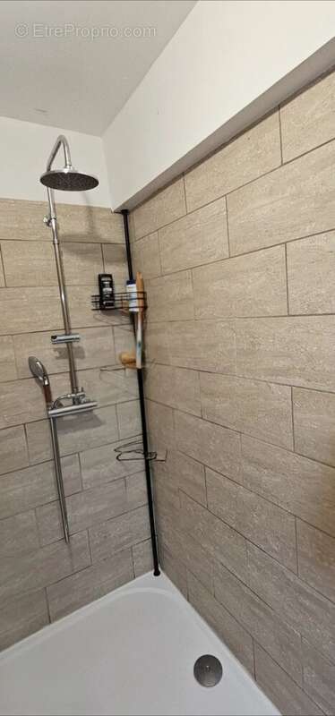 Appartement à SOLLIES-PONT