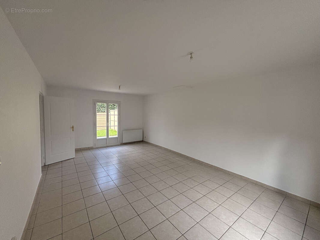 Maison à MORTEFONTAINE