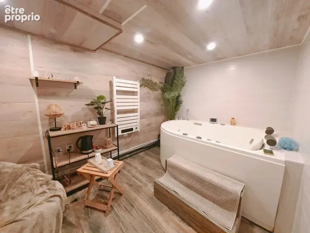 Maison de ville 5 pièces, 132.8m² avec terrasse, dépendance & espace Spa et Balnéo - photo 6