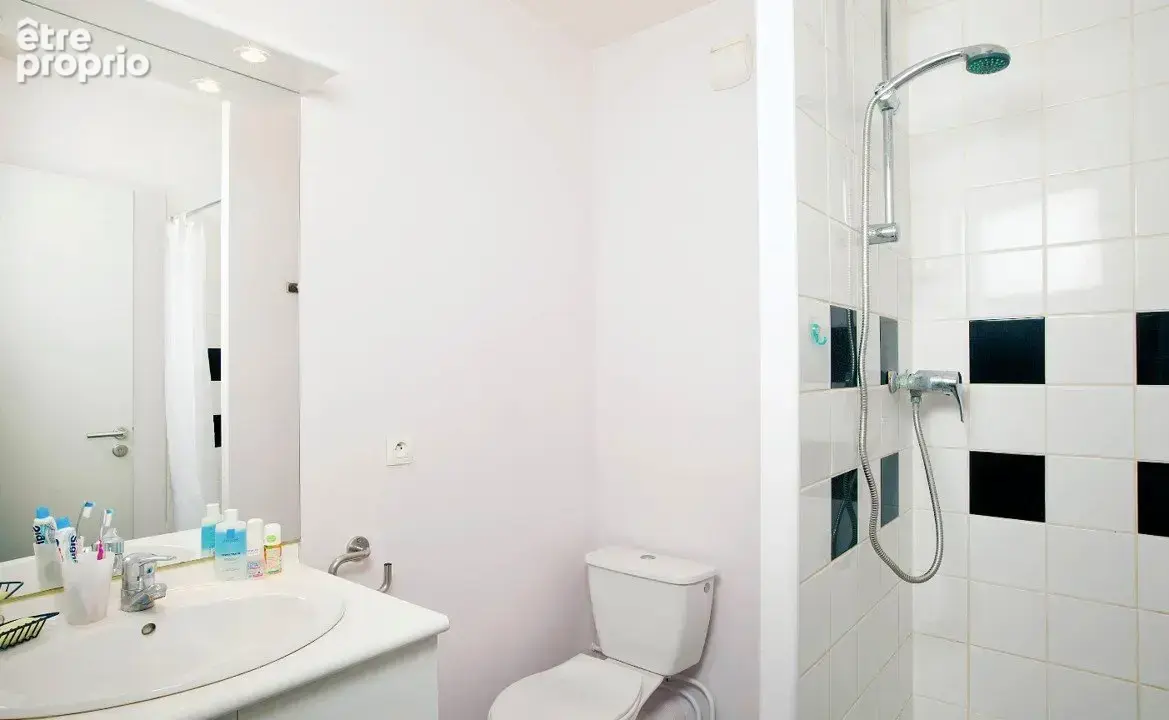 INVESTISSEMENT LOCATIF  Lille  Résidence Sejours & Affaires Lille Europe - 6% de rentabilité - photo 5