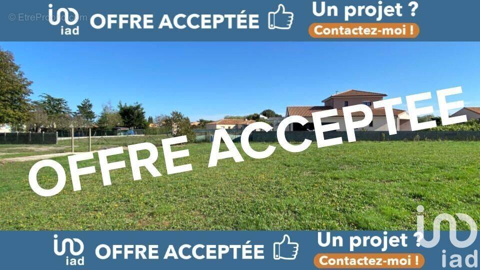 Photo 1 - Terrain à BAZOGES-EN-PAILLERS