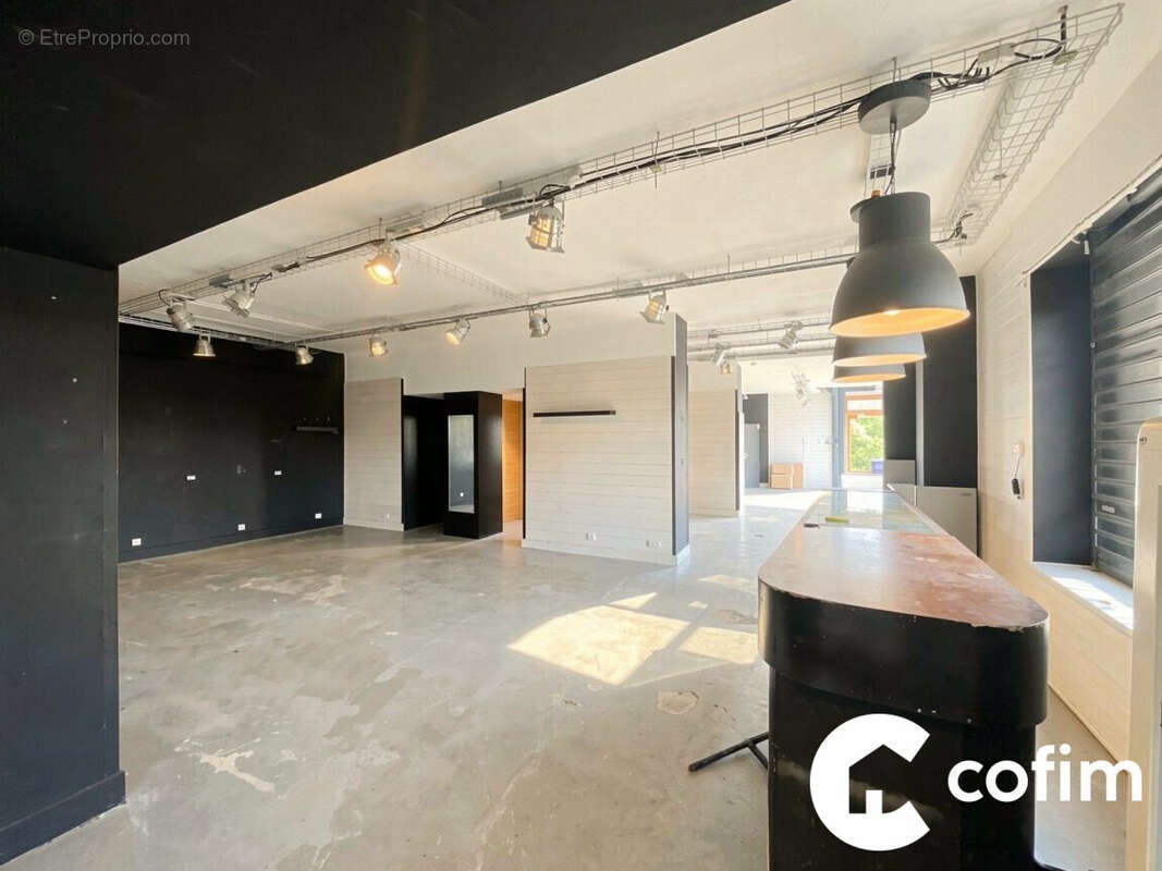 local commercial au RDC  - Appartement à TARBES