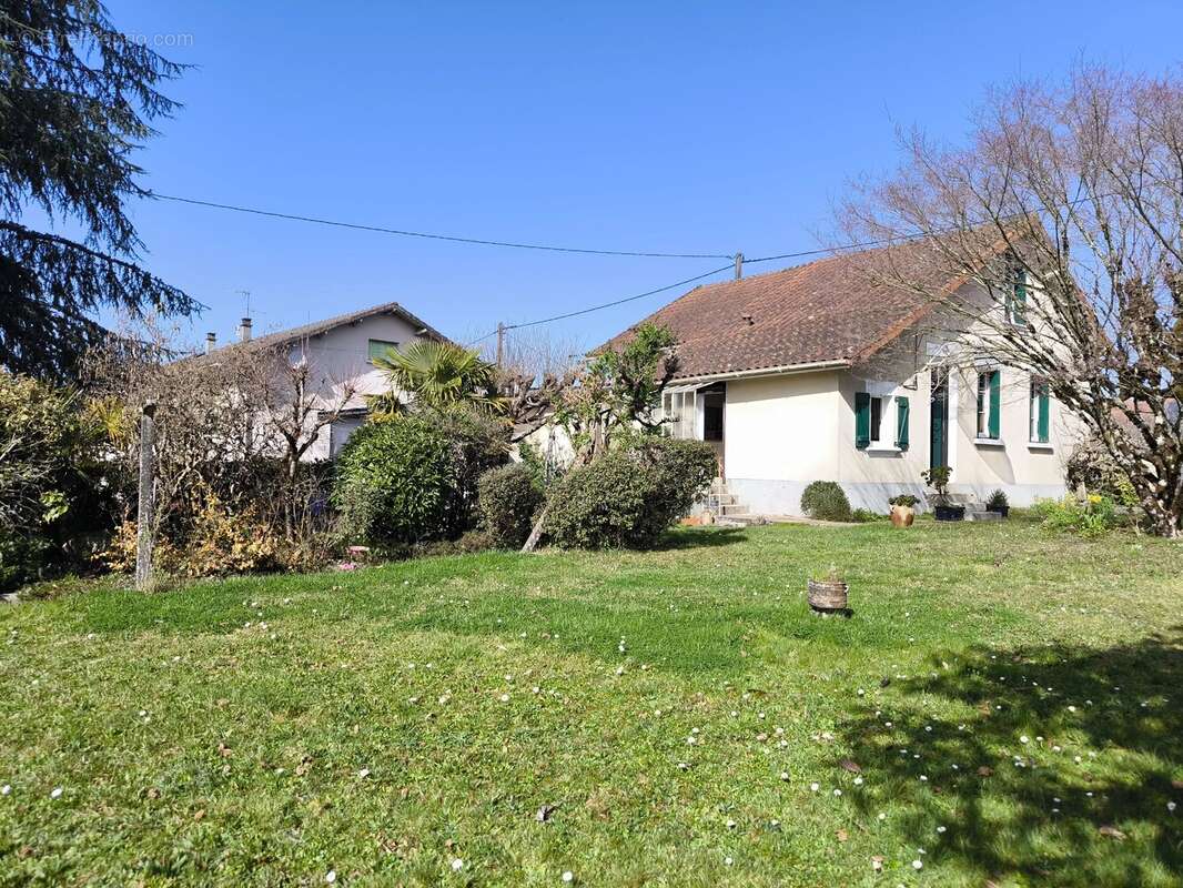 Maison à SAINT-JUNIEN