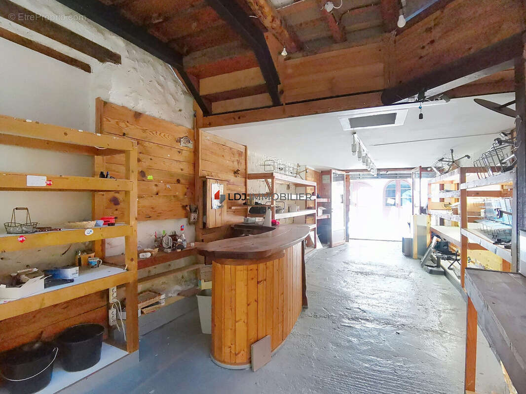 Commerce à VILLEFRANCHE-DE-CONFLENT