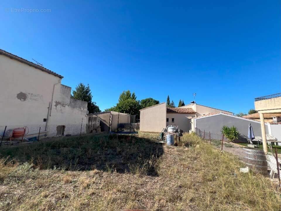 Terrain à LIGNAN-SUR-ORB