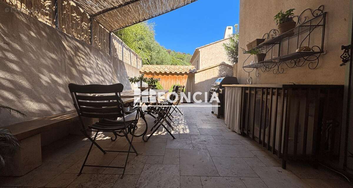 Maison à BORMES-LES-MIMOSAS