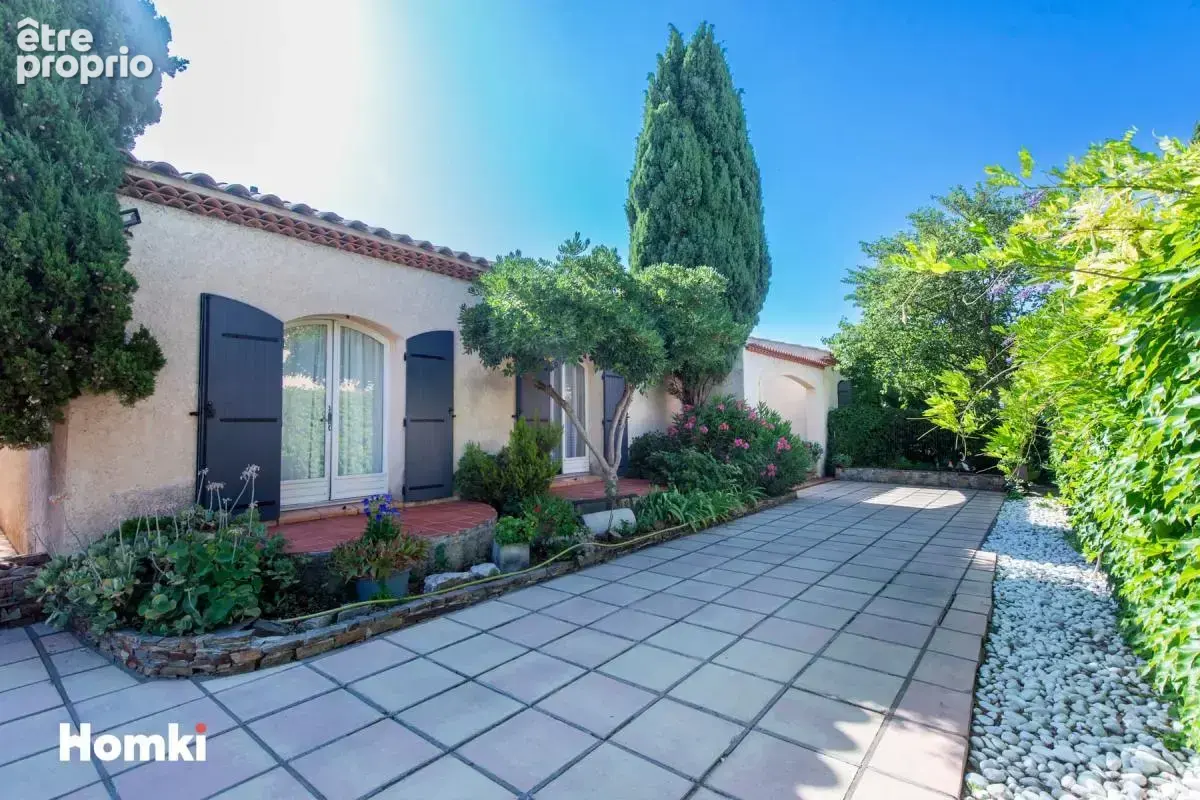 MARIGNANE – Maison familiale authentique 8 pièces 200m² avec piscine - photo 2