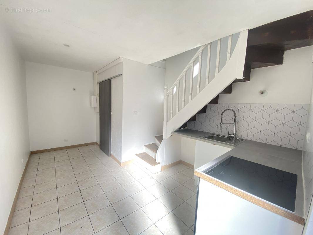 Maison à MONTREUIL-SUR-ILLE