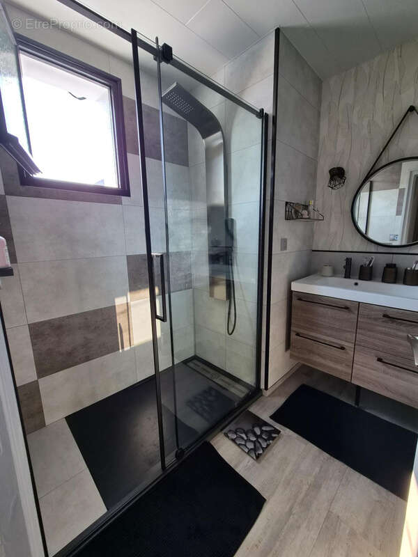 En limite de Boisvinet - 2 chambres + espace couchage - piscine - photo 9