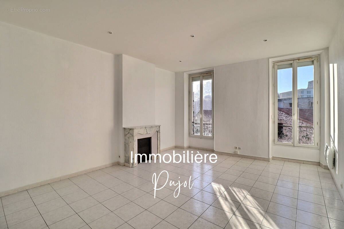 Appartement à MARSEILLE-3E