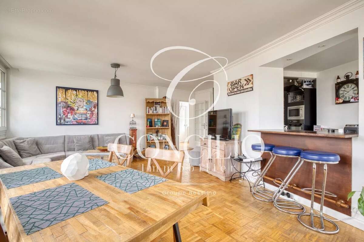 La Garenne-Colombes – Élégant 3 pièces de 82 m² avec balcon de 10 m², vue dégagée et beaux volumes - photo 7