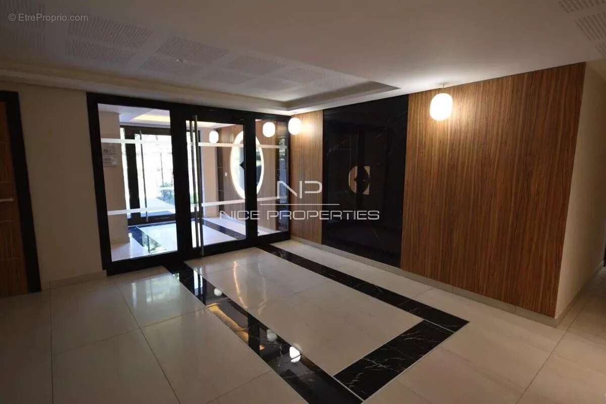 Appartement à MOUGINS