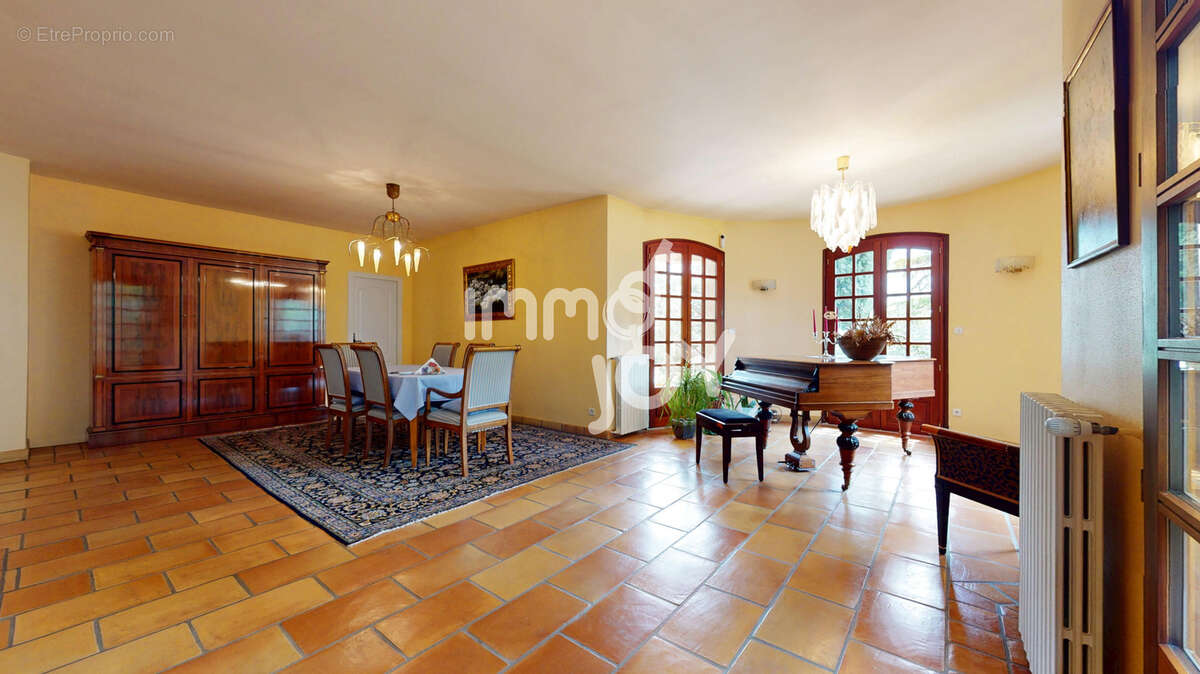 Maison à SAINT-SULPICE-SUR-LEZE