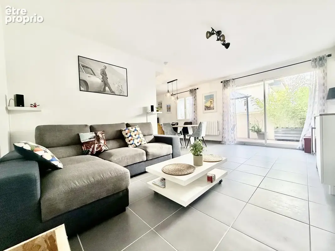 À vendre   Maison récente avec terrasse, piscine et garage à Restinclières - photo 9