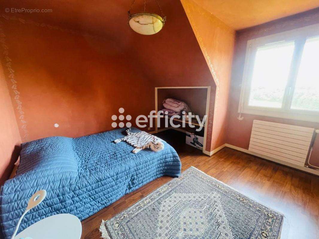 Maison à LA CHAPELLE-DU-BOIS