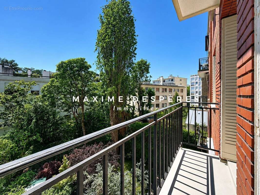 Appartement à NEUILLY-SUR-SEINE