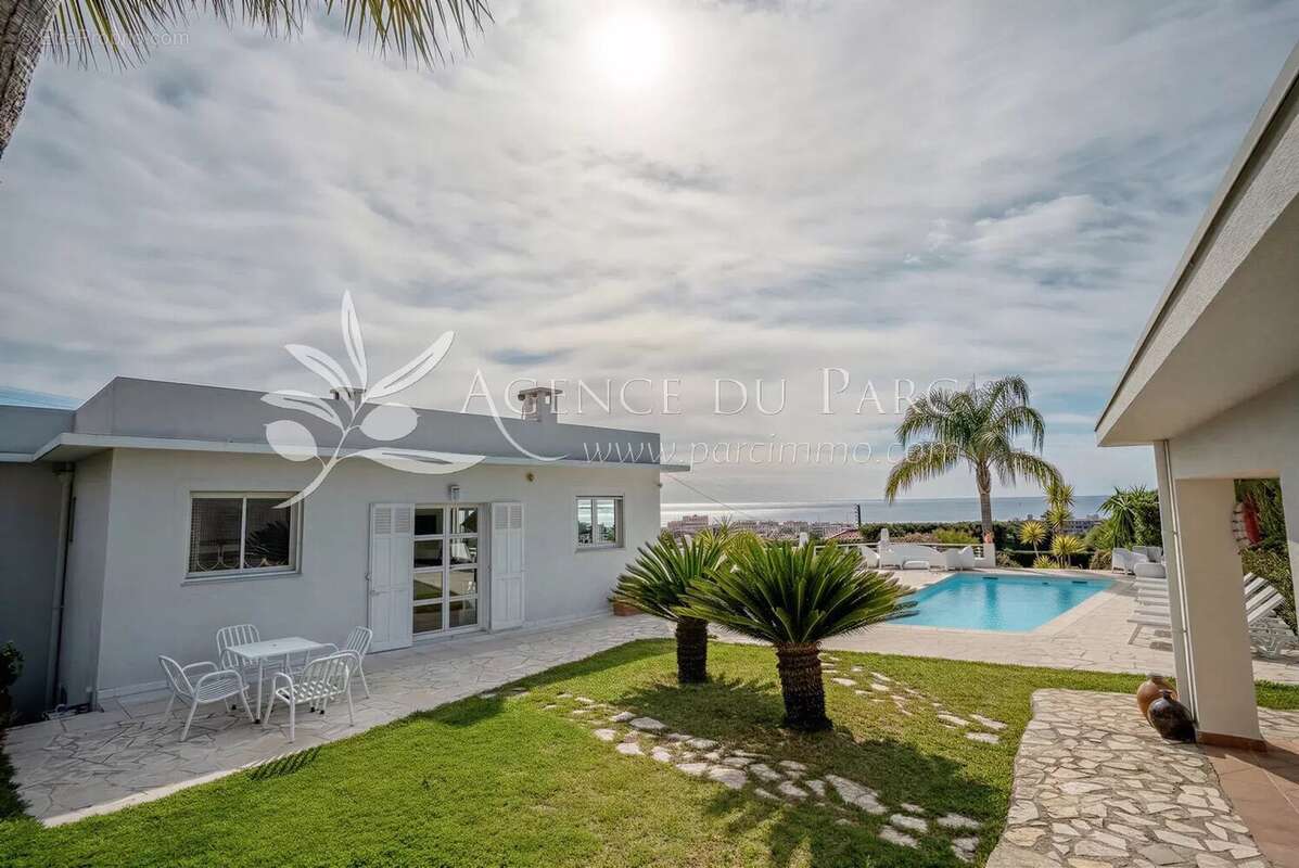 Elégante villa avec vue mer époustouflante! - photo 18