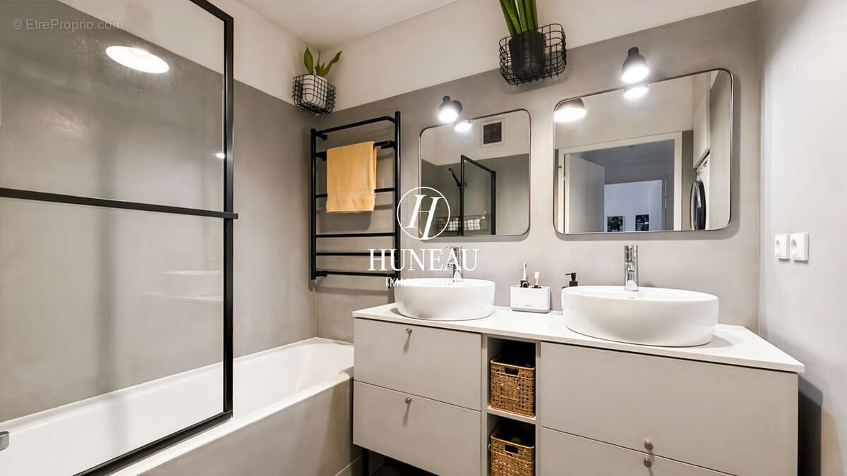 Appartement à PARIS-18E