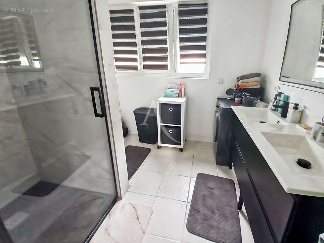 Maison à SAINT-ETIENNE-DU-ROUVRAY