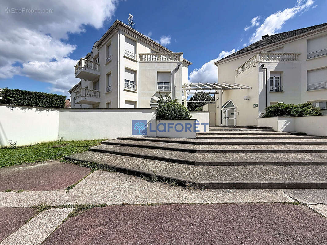 Appartement à SAINT-PIERRE-DU-PERRAY