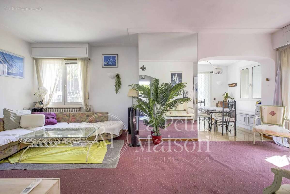 Fabron Supérieur- Villa vue mer- Jardin- Sans vis à vis - Au Calme - Garage - photo 6