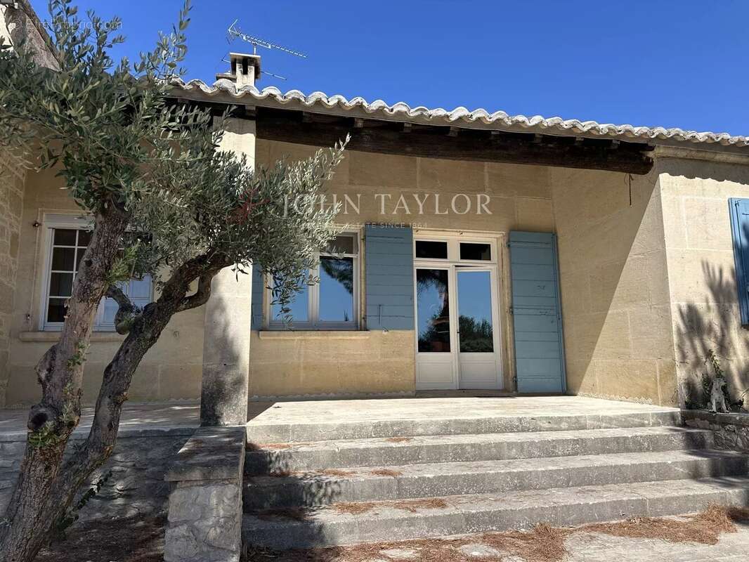 Fontvieille - Maison en pierre avec piscine - photo 17