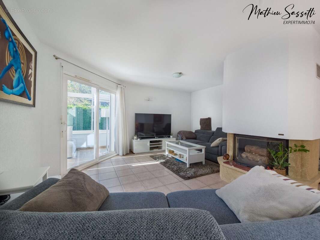 Maison à ETREMBIERES