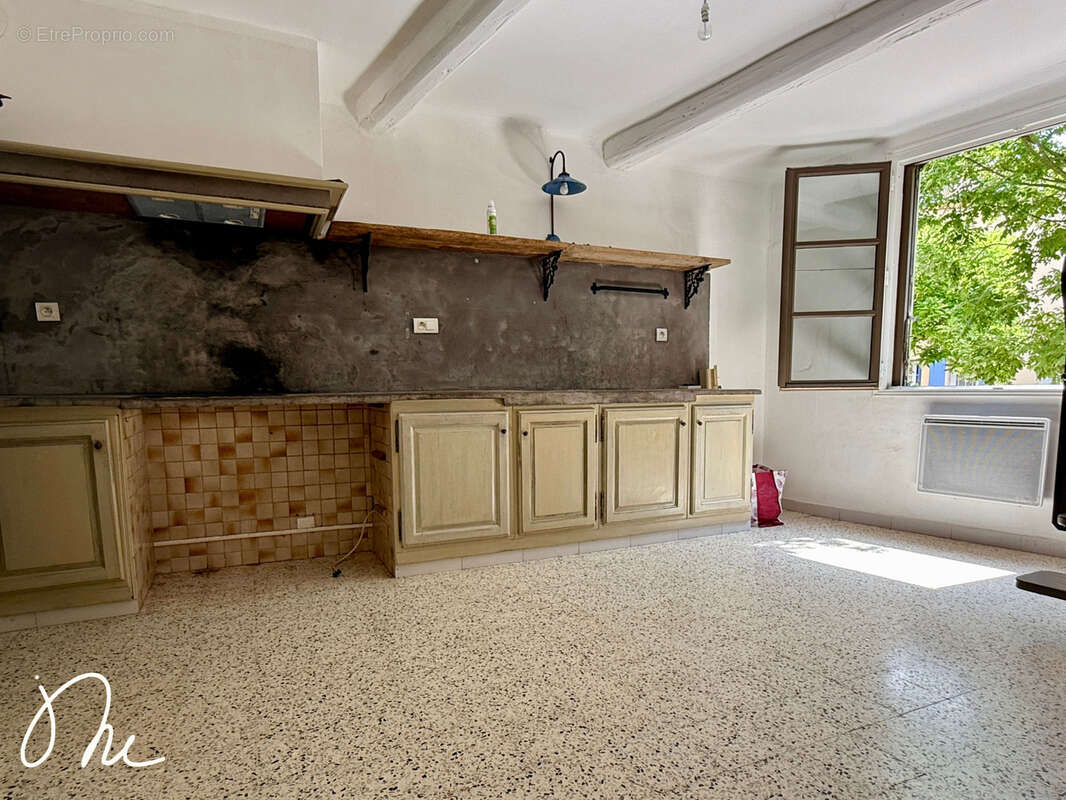 Maison à SAINT-QUENTIN-LA-POTERIE