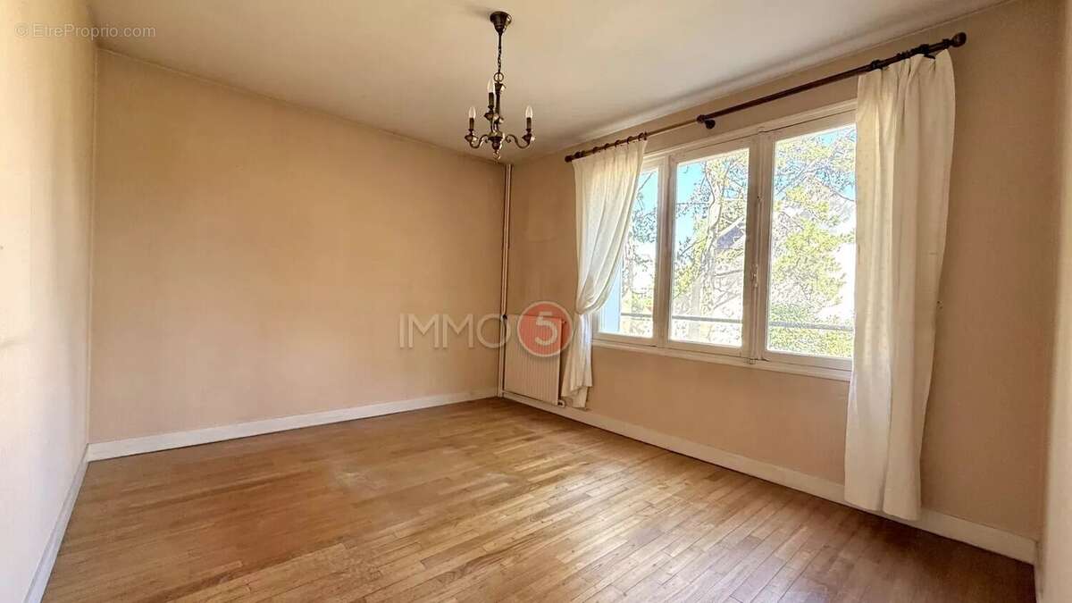 Appartement à LE RAINCY