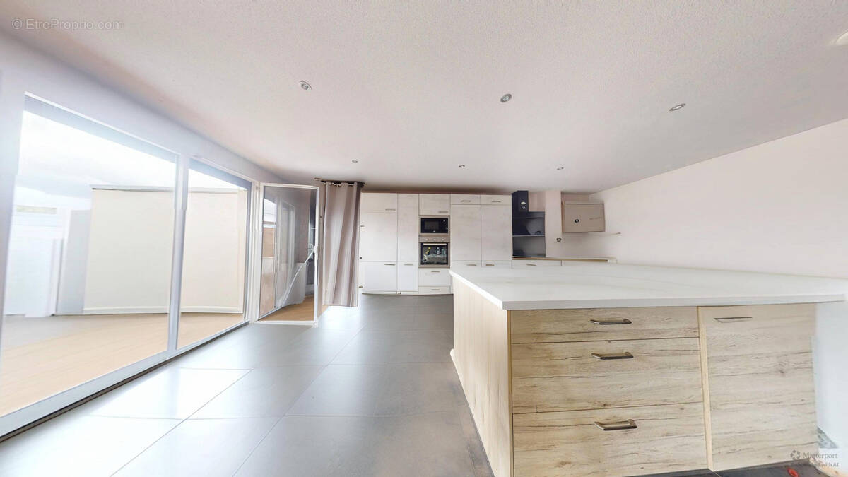 Appartement à TASSENIERES