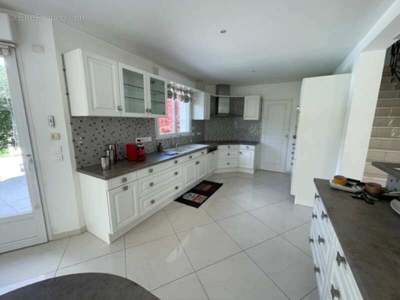 Maison à SAINT-PIERRE-LES-NEMOURS