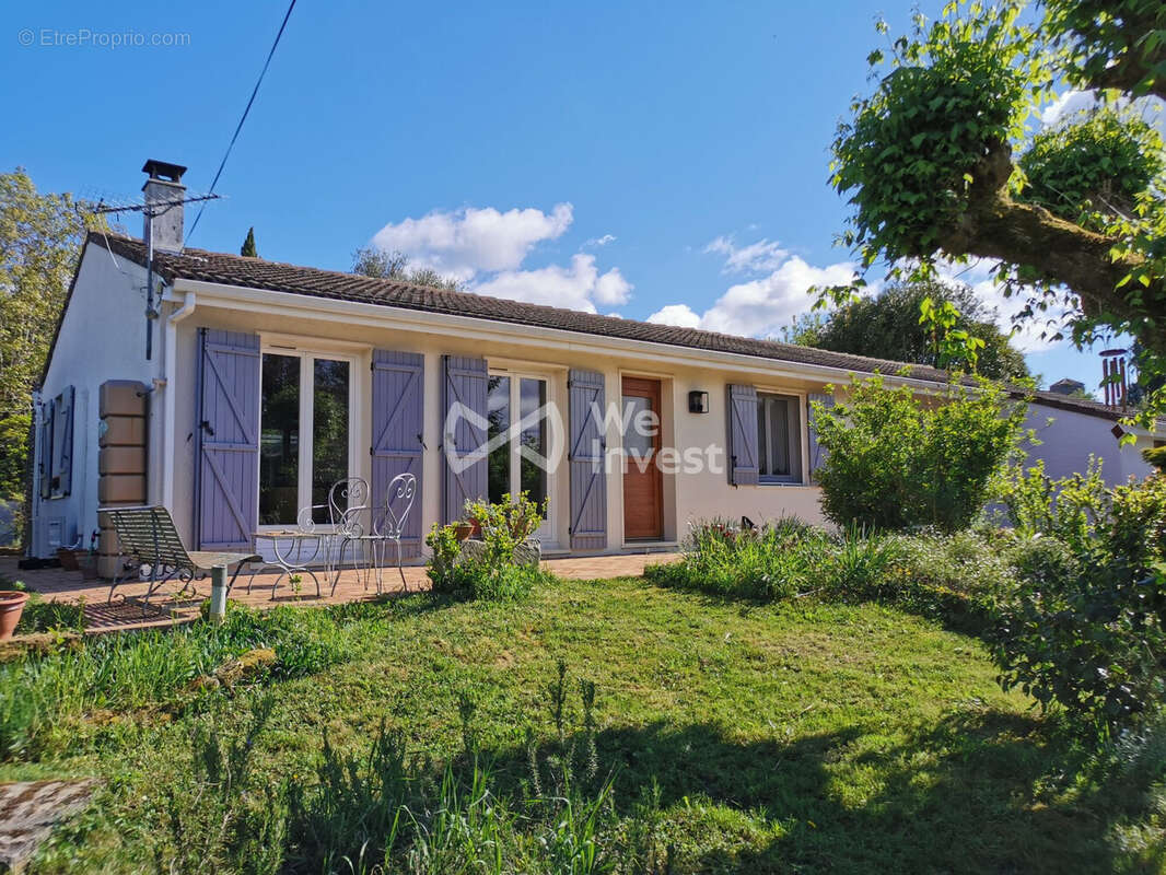 Maison à PRIGNAC-ET-MARCAMPS