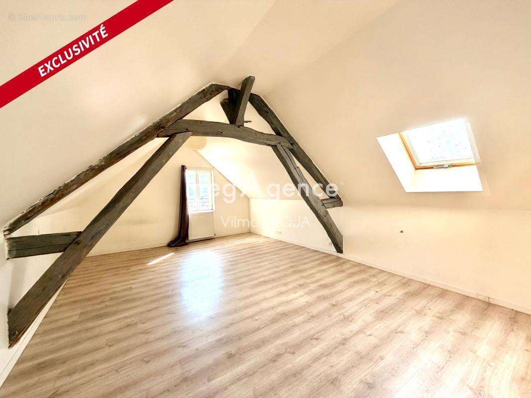 Maison à PONT-SUR-YONNE