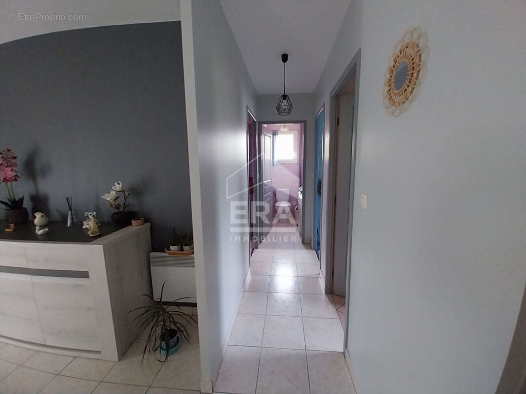 Maison à SAINT-CHRISTOLY-DE-BLAYE