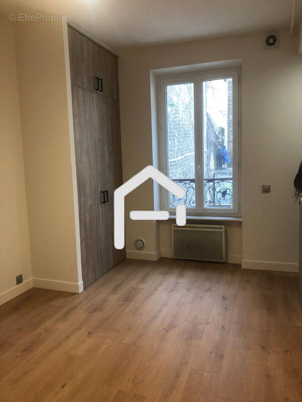 Appartement à PARIS-19E