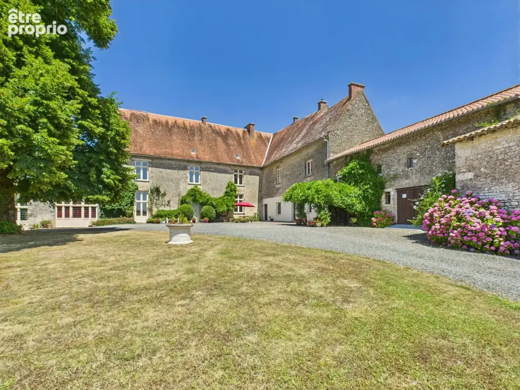 Maison à SAINT-HILAIRE-DES-LOGES