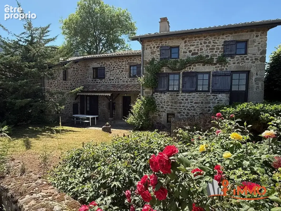 Maison 7 pièces 205 m² à vendre à Burdignes (42220) - photo 3