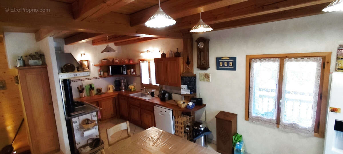 Vaste maison dans hameau au calme - photo 8