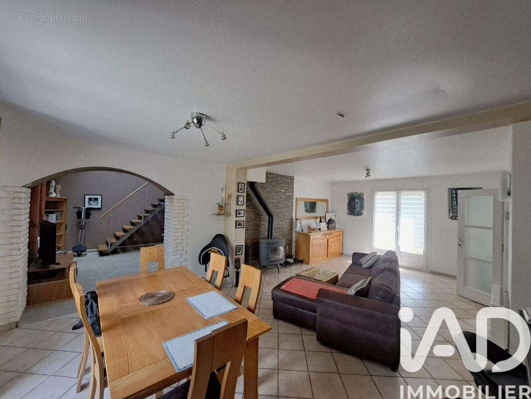 Maison 145 m² à Vinantes  - photo 2