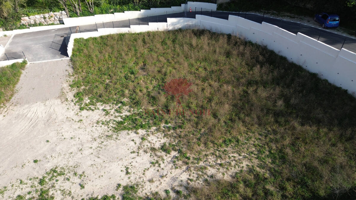 Terrain à LE POUGET