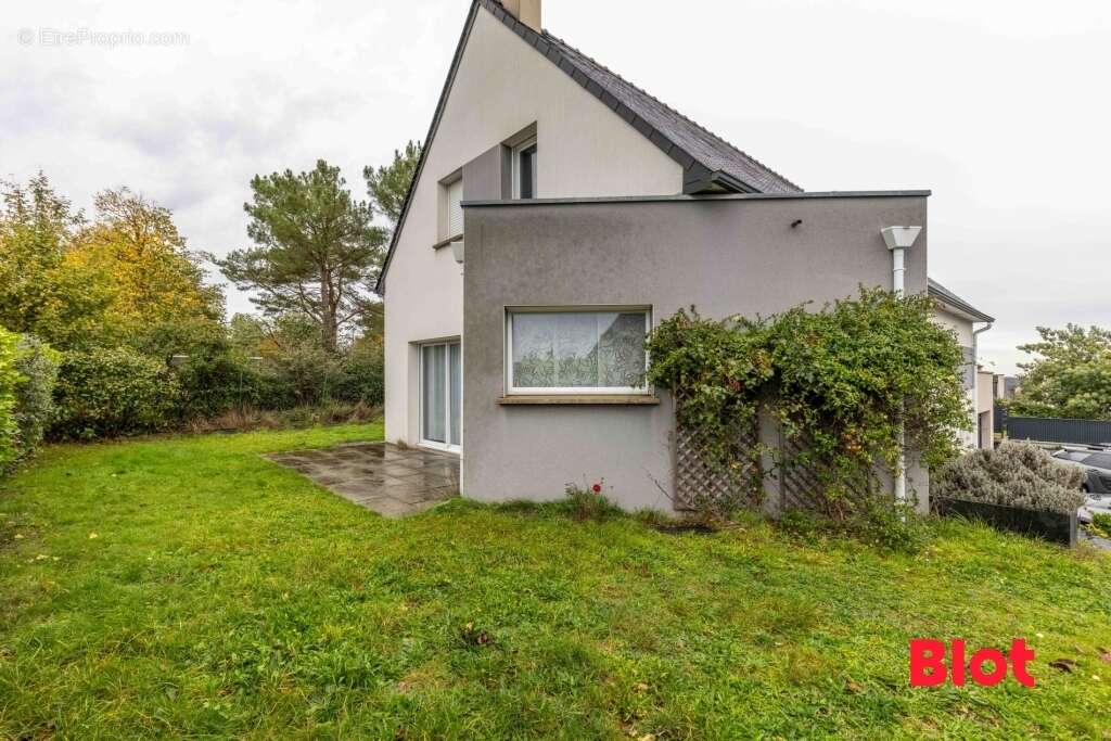 Maison à SAINT-THURIAL