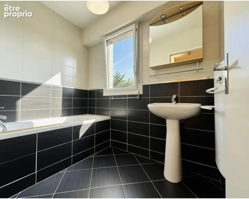 Bagneux. appartement de 3 pieces avec terrasse, cave et pk - photo 9