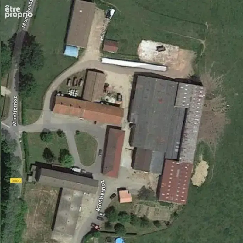 **exclusivite** saint jean sur reyssouze - ferme de caractère - 8 bâtiments -  210 000 m² de terrain - maison de 148 m² - photo 2