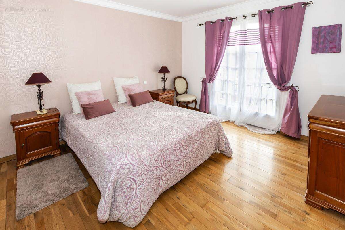 Maison à MORAINVILLIERS