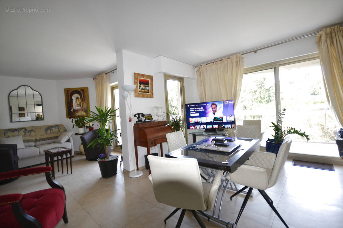 Appartement à LE CANNET