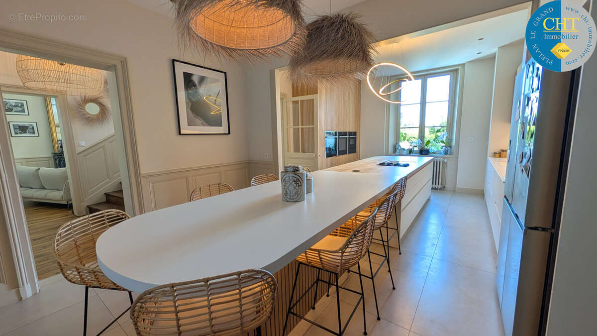 Villa de 250m2 à acheter avec 8 pièces à Rennes - photo 11