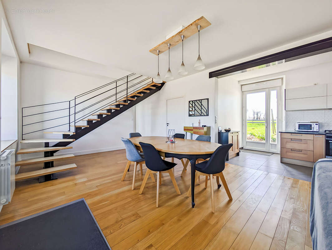 Maison à BAGUER-MORVAN