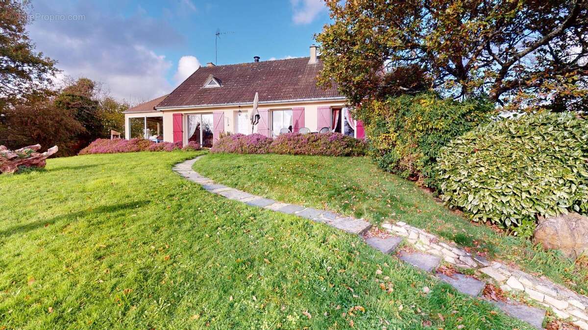 Maison à BEAUMONT-HAGUE